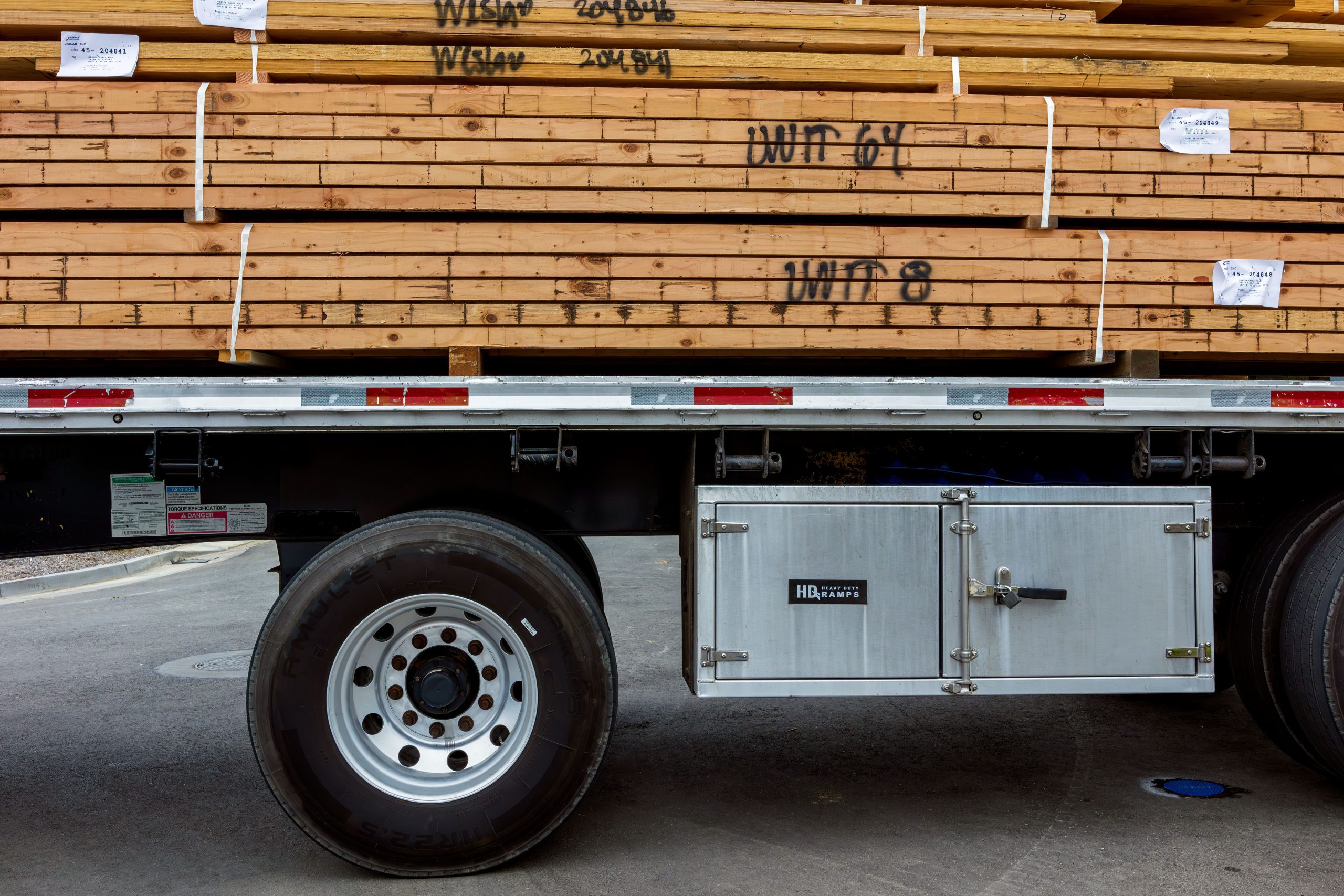 Williams trailers - Wooden-Planks-Loaded-Onto-An-Trailer