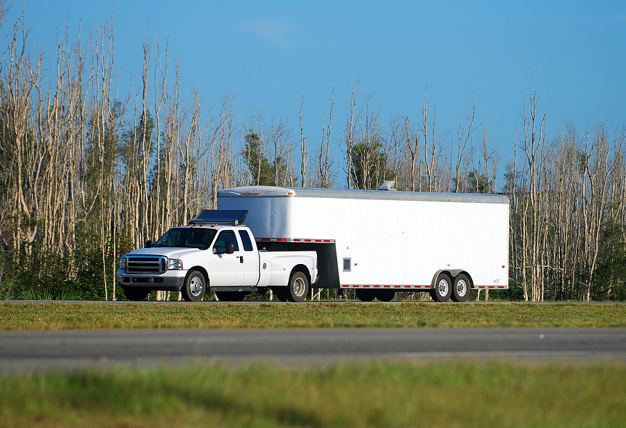 trailer repair - Heavy-Duty-Pickup-Truck-Towing-Large-Trailer